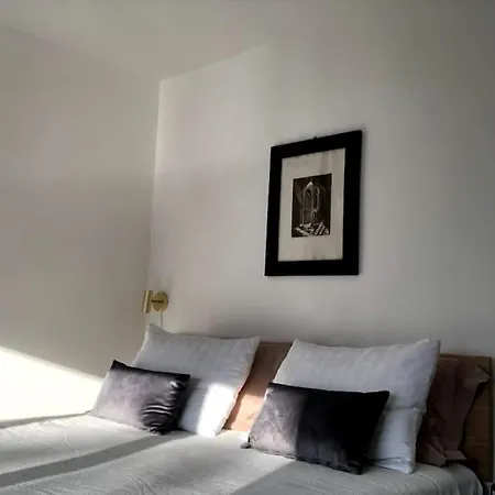 Ciao Lago: Front Row View Oggebbio