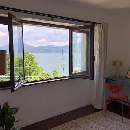 Ciao Lago: Front Row View Apartment *