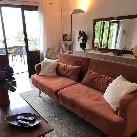 Ciao Lago: Front Row View Apartment