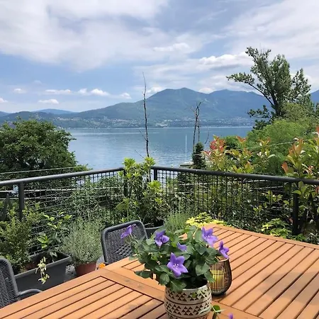 Ciao Lago: Front Row View Appartamento Oggebbio
