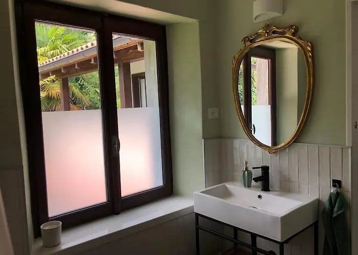 Ciao Lago: Front Row View Apartament