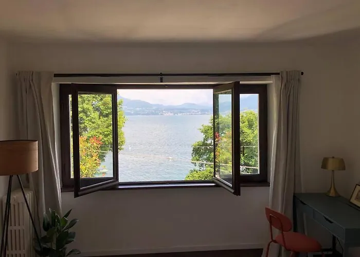 Ciao Lago: Front Row View Apartament